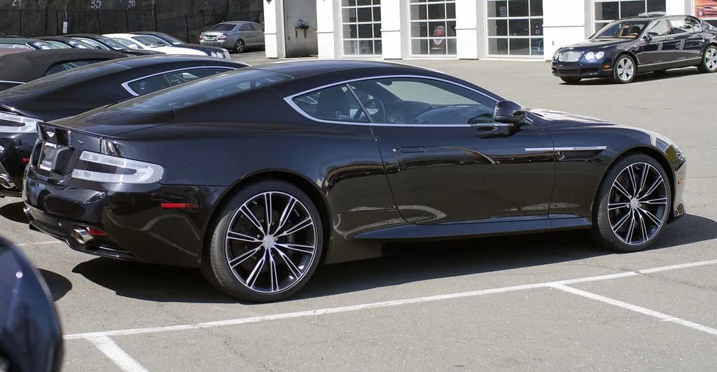Aston Martin Virage Coupe 2012 | Mr.choppers | CC BY-SA 3.0 | commons.wikimedia.org