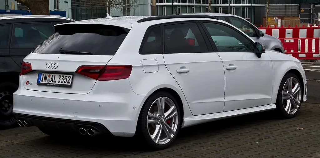 Audi S3 Sportback 2016 | © M 93 | CC BY-SA 3.0 de | commons.wikimedia.org