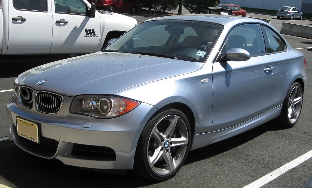 BMW 120IA 2009 | IFCAR | Public domain | commons.wikimedia.org