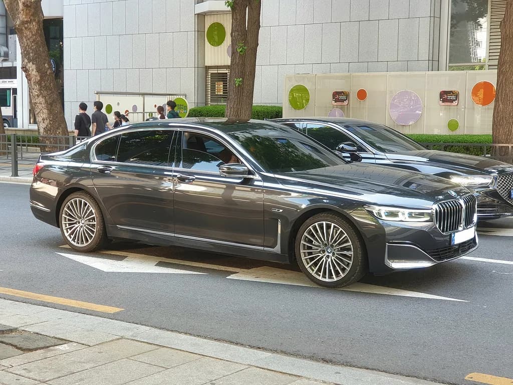 2021 BMW 745LE M Sport Sedan 3.0 V6 Aut. (híb.)