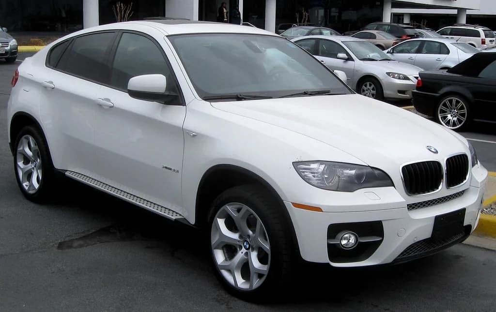BMW X6 2027 | IFCAR | Public domain | commons.wikimedia.org