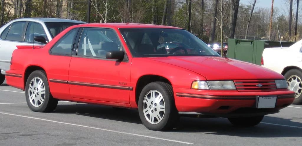 Chevrolet Lumina 1994 | IFCAR | Public domain | commons.wikimedia.org