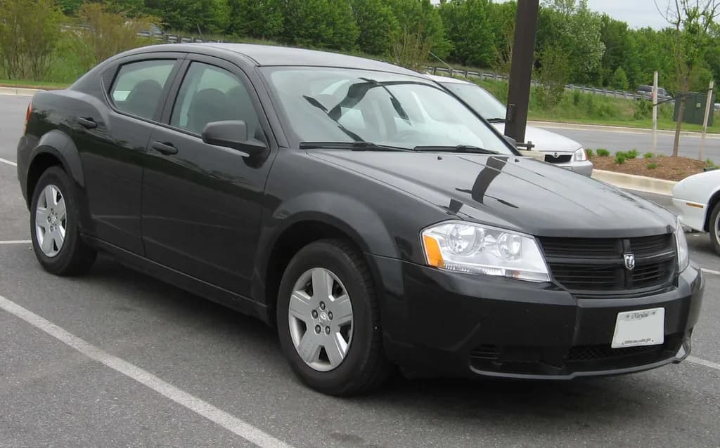 Dodge Avenger 1995 | IFCAR | Public domain | commons.wikimedia.org