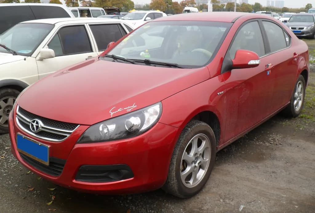 JAC J5 Sedan 2016 | Navigator84 | CC BY-SA 3.0 | commons.wikimedia.org