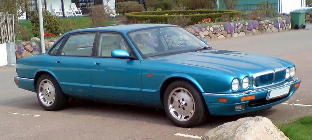 Jaguar Xj-6 1997 | Magnus Bäck | Public domain | commons.wikimedia.org