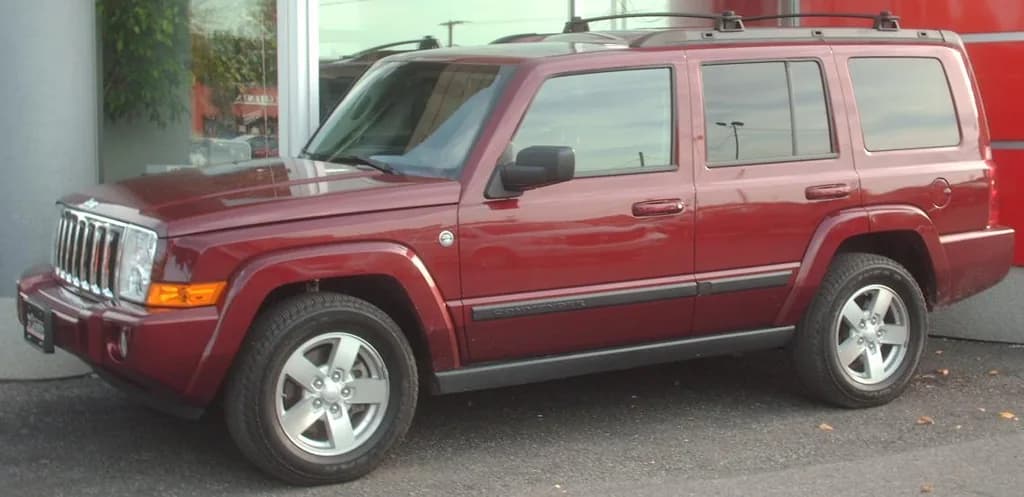 Jeep Commander 2027 | Bull-Doser | Public domain | commons.wikimedia.org