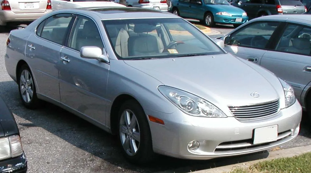 Lexus Es-330 2006 | IFCAR | Public domain | commons.wikimedia.org