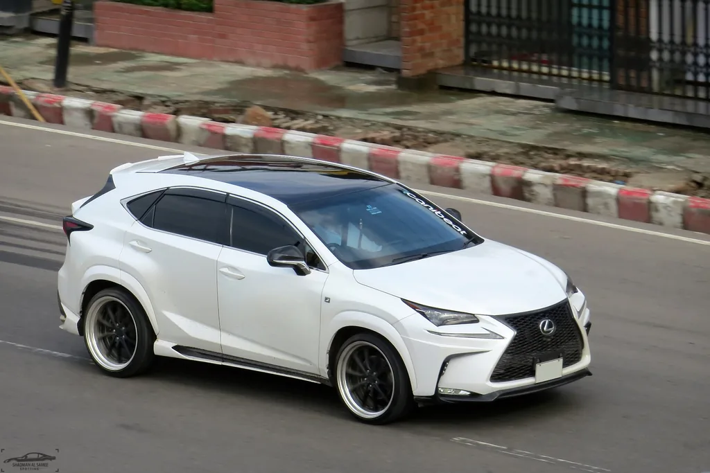 Lexus Nx-200T 2017 | Shadman Samee from Dhaka, Bangladesh | CC BY-SA 2.0 | commons.wikimedia.org
