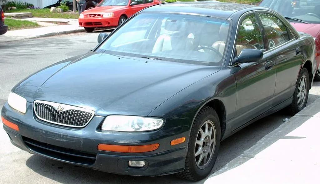 Mazda Millenia 1997 | Bull-Doser | Public domain | commons.wikimedia.org