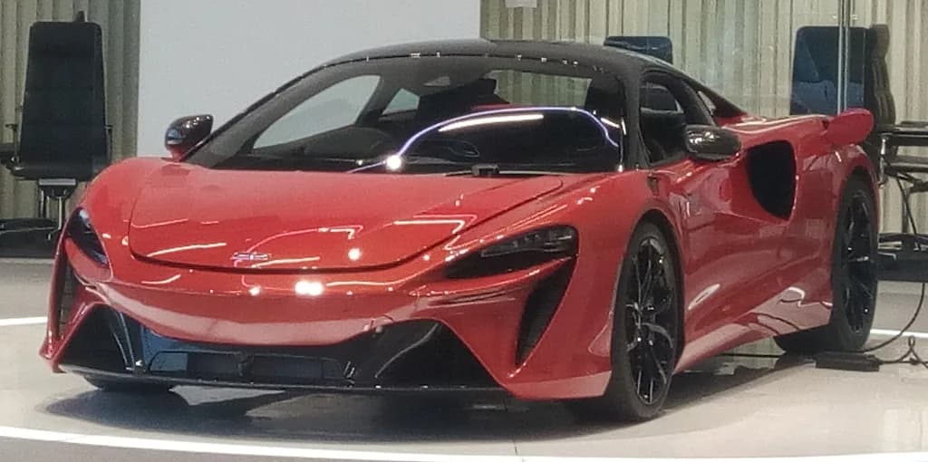 Mclaren Artura 2027 | Calreyn88 | CC BY-SA 4.0 | commons.wikimedia.org