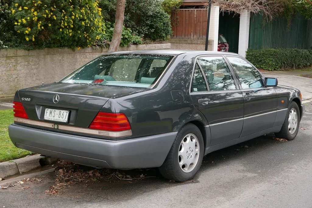 Mercedes-Benz 500-SEL 1993 | OSX | Public domain | commons.wikimedia.org