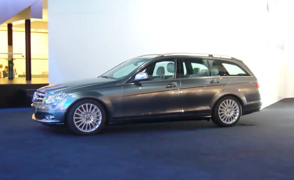 Mercedes-Benz C-300 2027 | AlexanderFPbusse | CC BY-SA 3.0 | commons.wikimedia.org