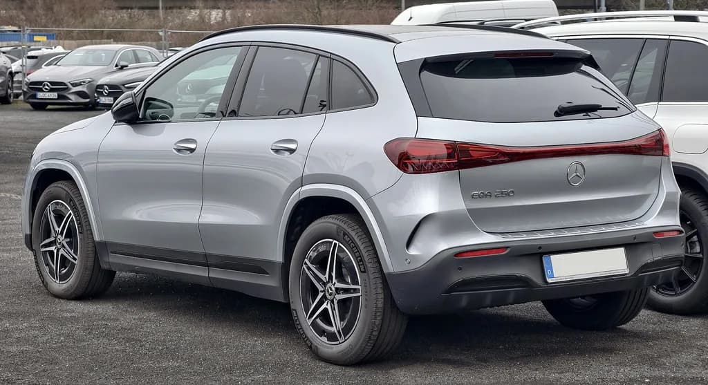 Mercedes-Benz Eqa 2026 | © M 93 | CC BY-SA 3.0 de | commons.wikimedia.org
