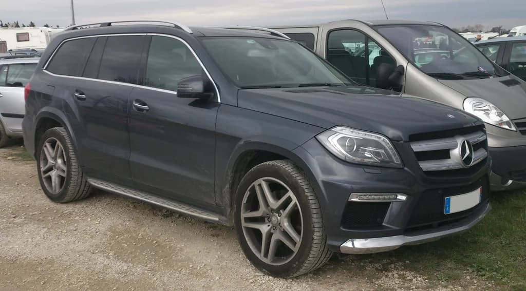 Mercedes-Benz GL-500 2016 | Navigator84 | CC BY-SA 3.0 | commons.wikimedia.org