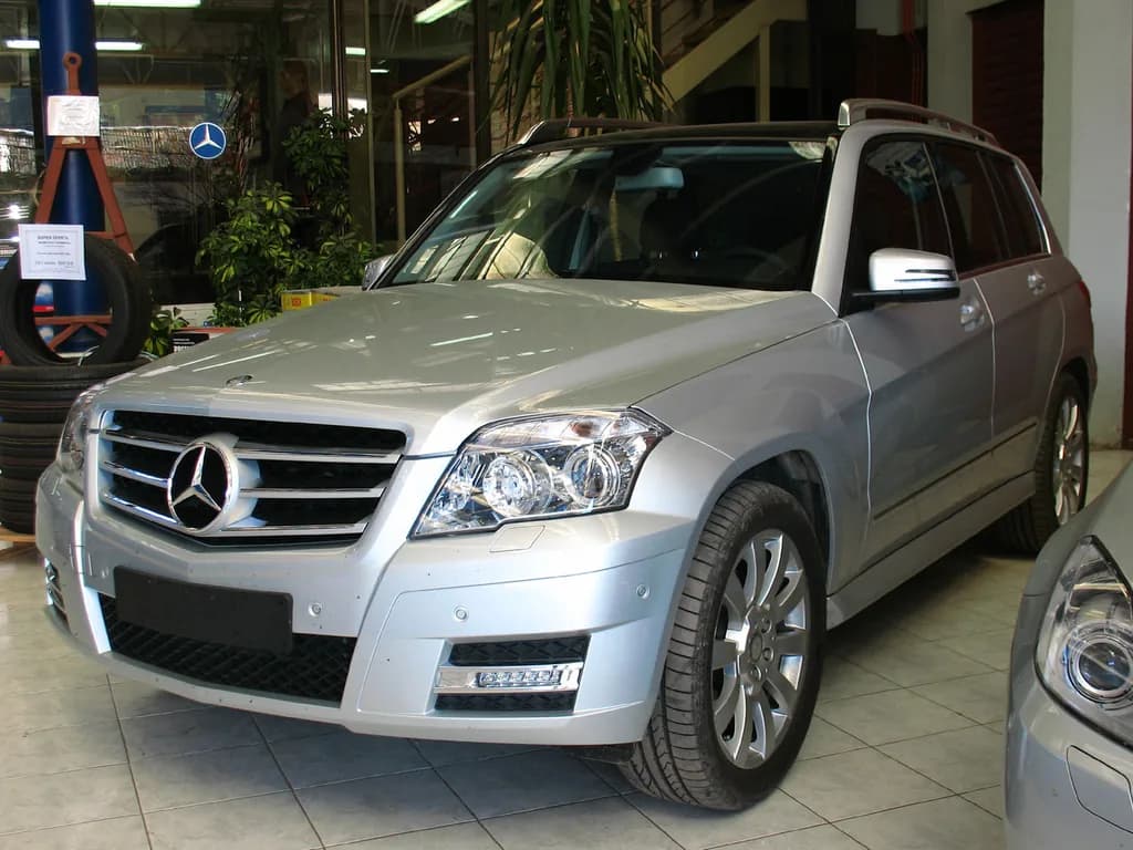 Mercedes-Benz GLK-300 2013 | Qwerty242 | CC BY-SA 3.0 | commons.wikimedia.org
