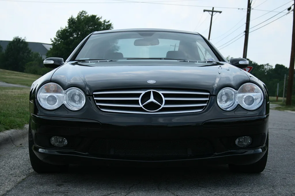 Mercedes-Benz Sl-55 2008 | Ildar Sagdejev (Specious) | CC BY-SA 3.0 | commons.wikimedia.org