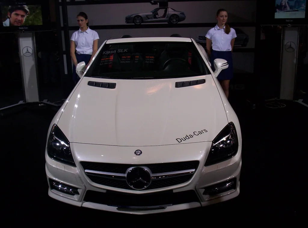 Mercedes-Benz SLK-350 2012 | Peżot | CC0 | commons.wikimedia.org
