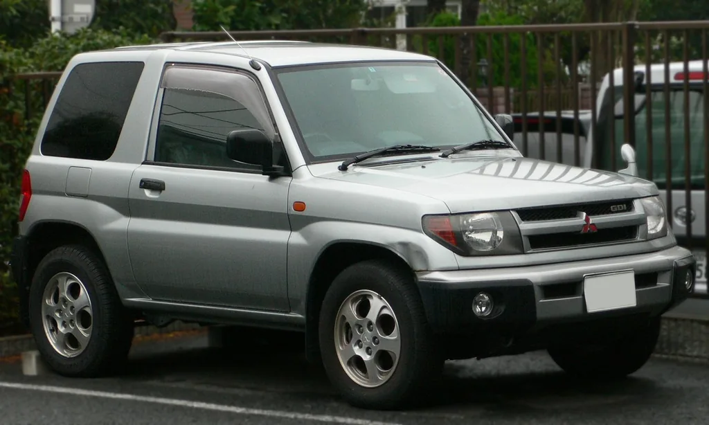 Mitsubishi Pajero TR4 2015 | Mytho88 | CC BY-SA 3.0 | commons.wikimedia.org