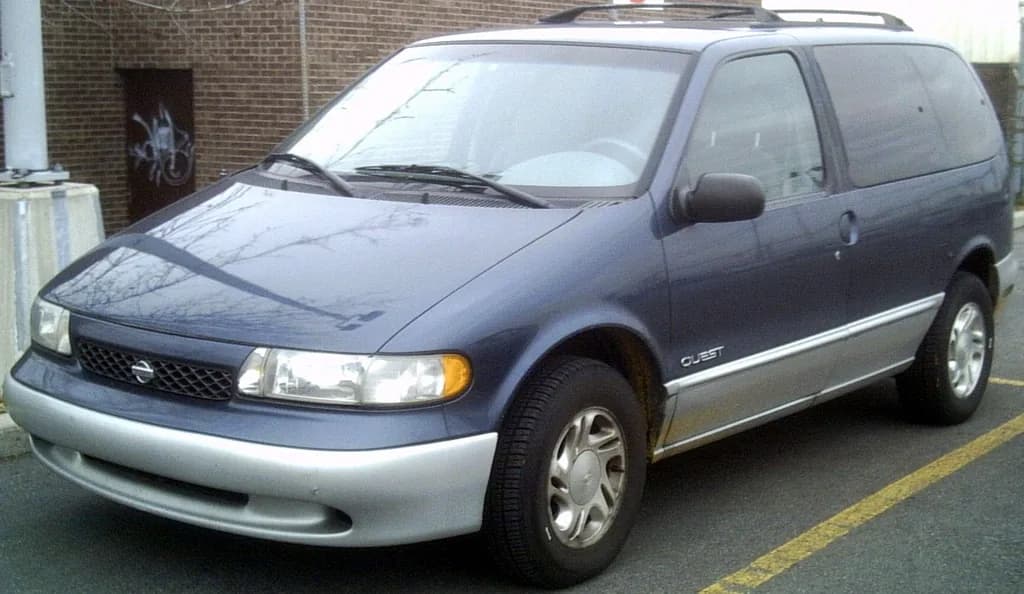 Nissan Quest 1996 | Bull-Doser | Public domain | commons.wikimedia.org