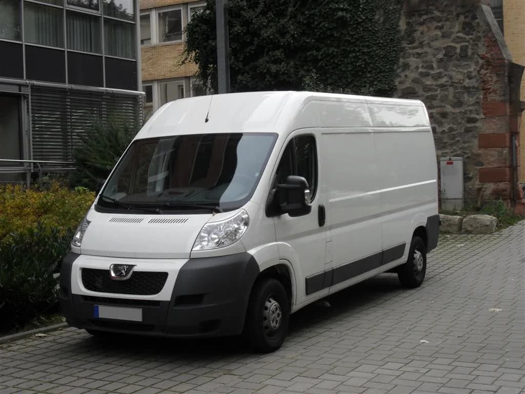 2027 Peugeot Boxer Furgão 2.2 TURBO Diesel