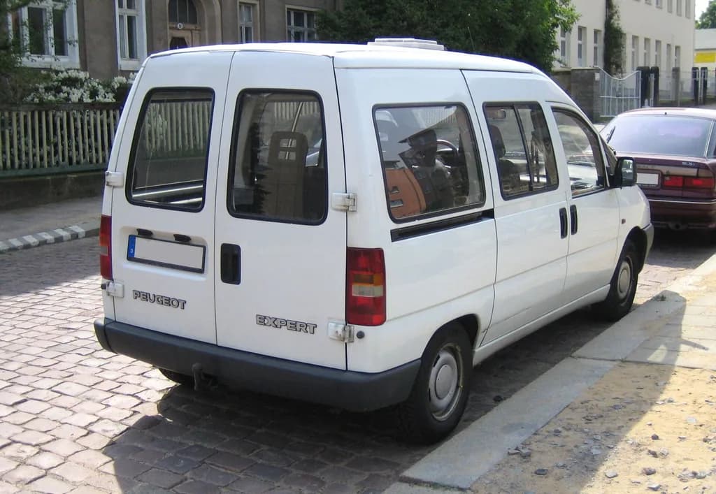 Peugeot Expert 2027 | burts | CC BY-SA 3.0 | commons.wikimedia.org