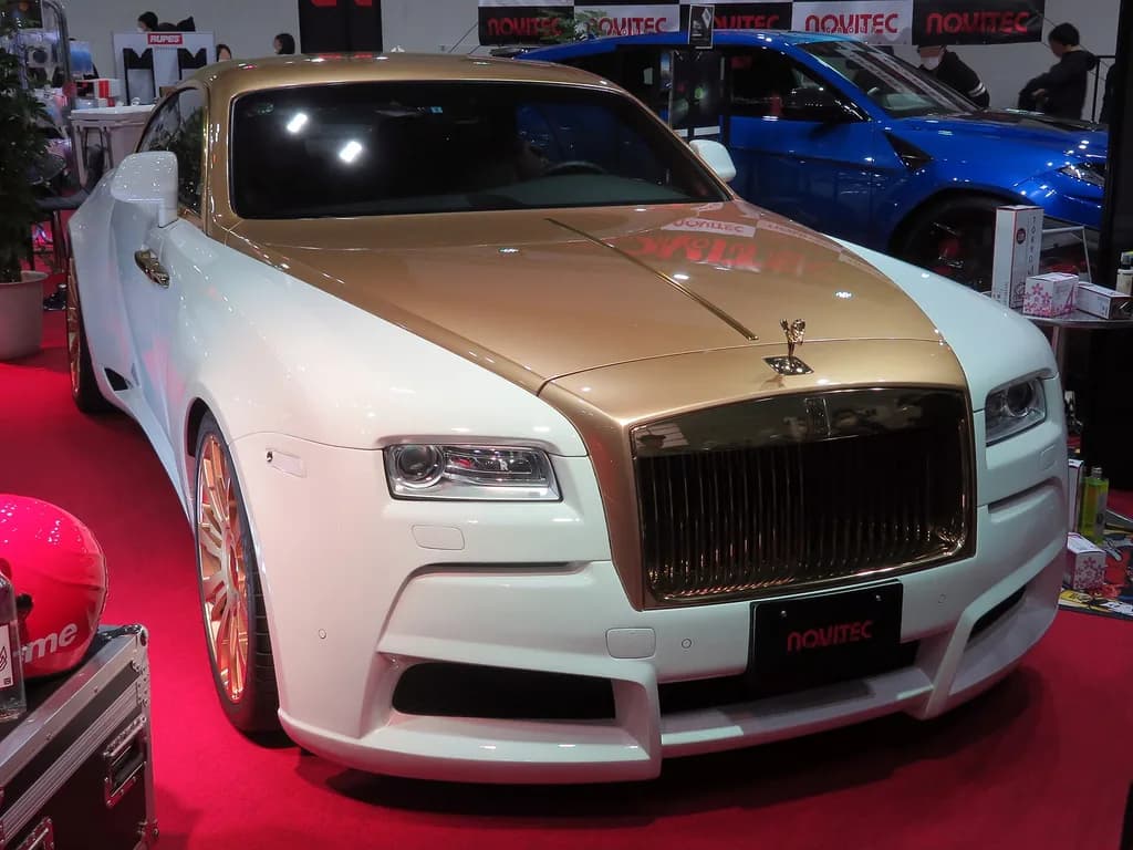 Rolls Royce Wraith 2020 | Tokumeigakarinoaoshima | CC BY-SA 4.0 | commons.wikimedia.org