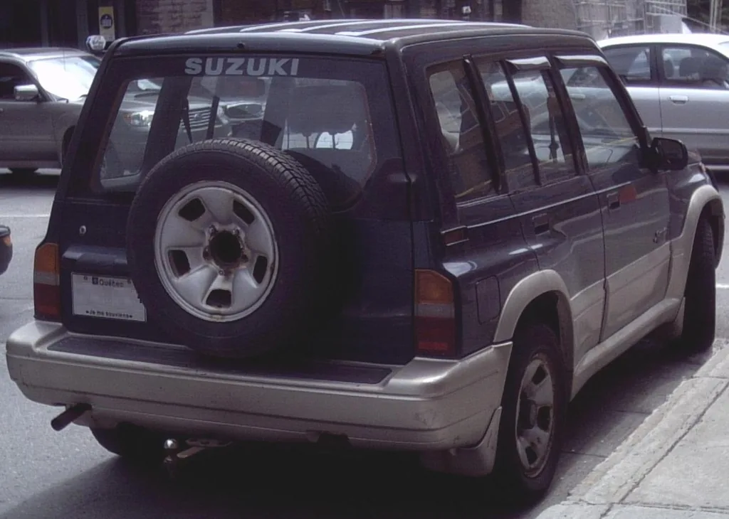 Suzuki Sidekick 1996 | Bull-Doser | Public domain | commons.wikimedia.org