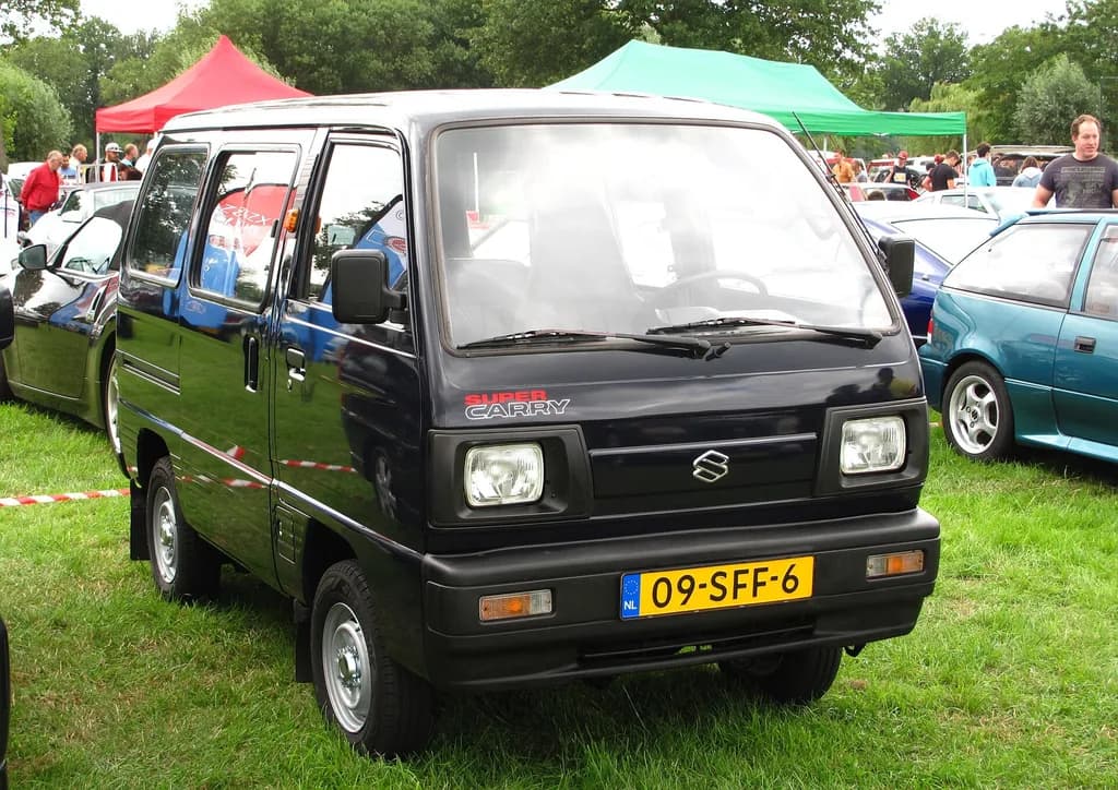 Suzuki Super 1995 | Rutger van der Maar | CC BY 2.0 | commons.wikimedia.org