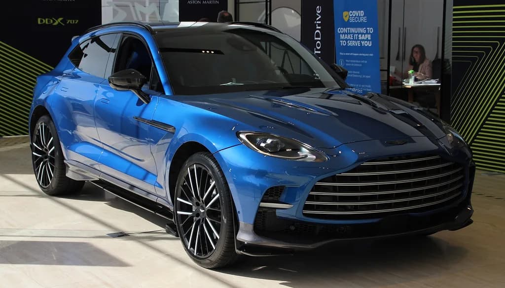 2027 Aston Martin DBX707 4.0 V8 707CV