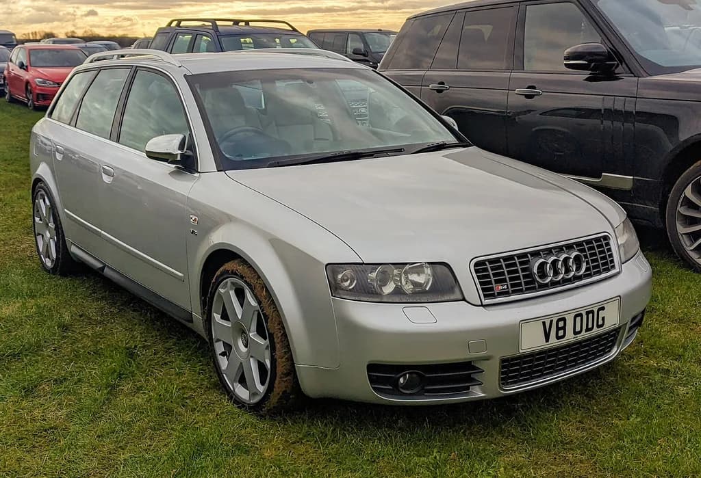 Audi S4 2001 | Calreyn88 | CC BY 4.0 | commons.wikimedia.org