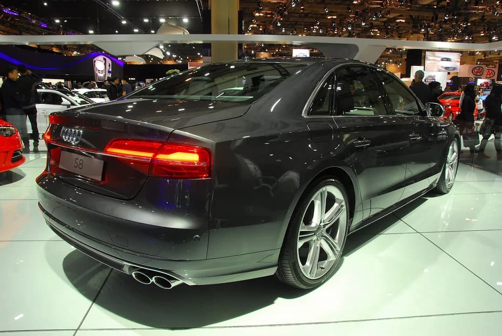 Audi S8 2016 | Lord of the Wings© from Toronto, Canada | CC BY-SA 2.0 | commons.wikimedia.org