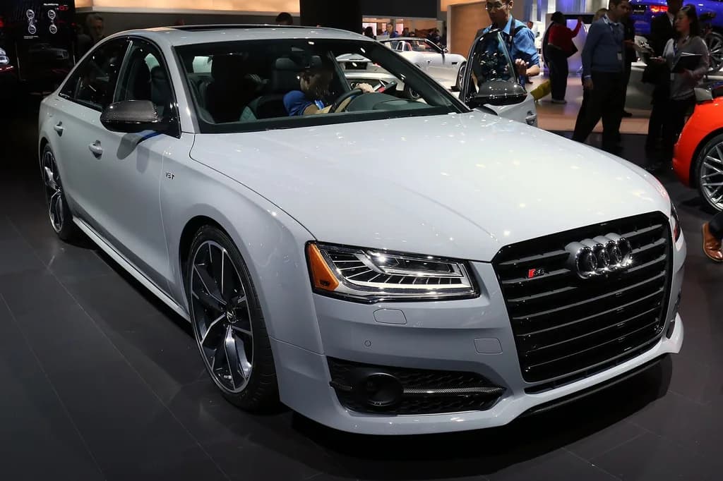 Audi S8 2015