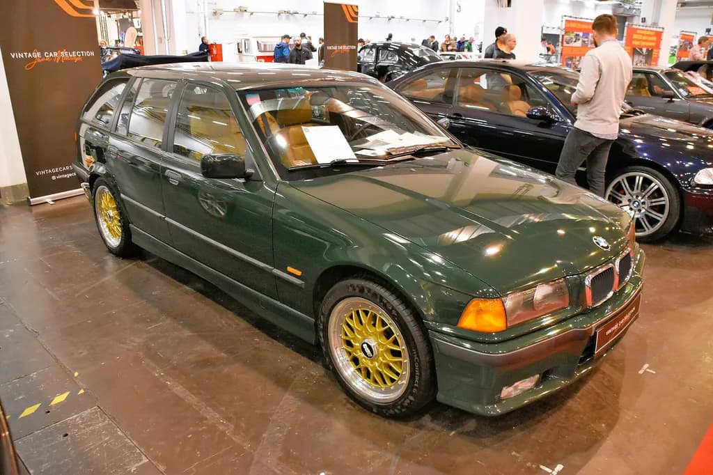 BMW 328I 2000 | Charles from Port Chester, New York | CC BY 2.0 | commons.wikimedia.org
