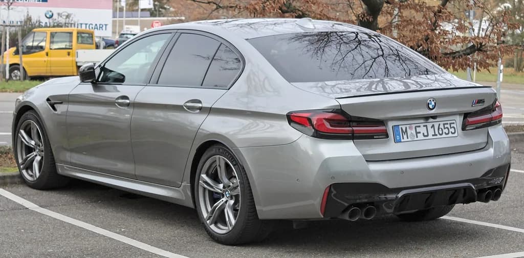 BMW M5 2022