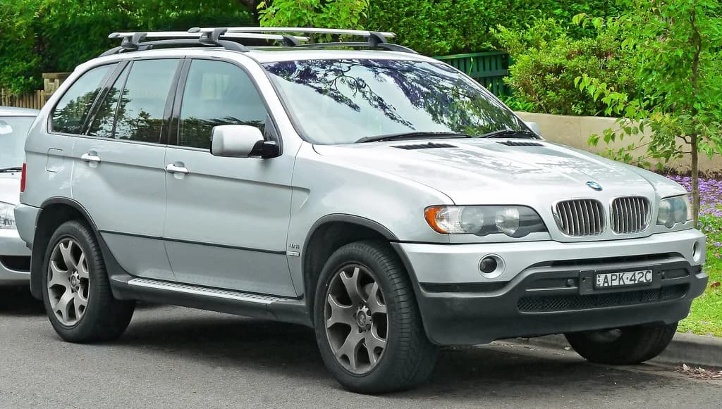 BMW X5 2000 | OSX | Public domain | commons.wikimedia.org