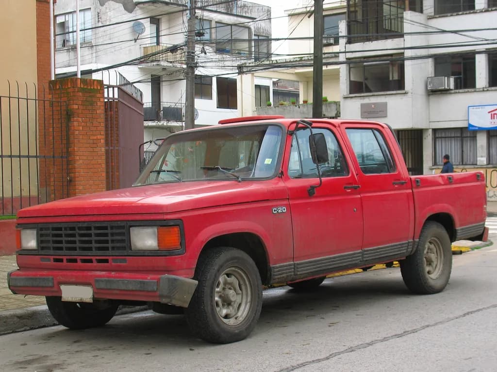 Chevrolet C-20 1986 | order_242 from Chile | CC BY-SA 2.0 | commons.wikimedia.org