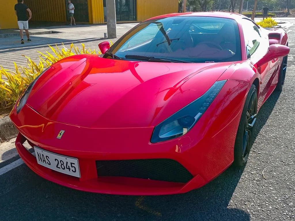 Ferrari 488 2017 | Ethan Llamas | CC BY-SA 4.0 | commons.wikimedia.org