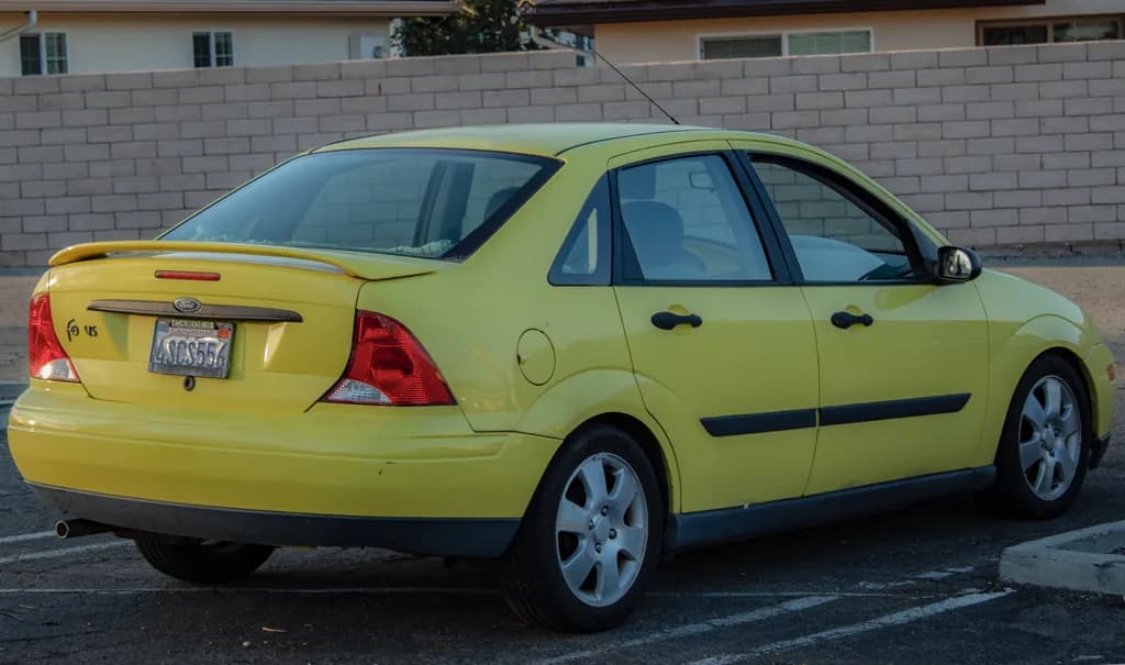 Ford Focus Sedan 2004 | LukaCali | CC BY-SA 4.0 | commons.wikimedia.org