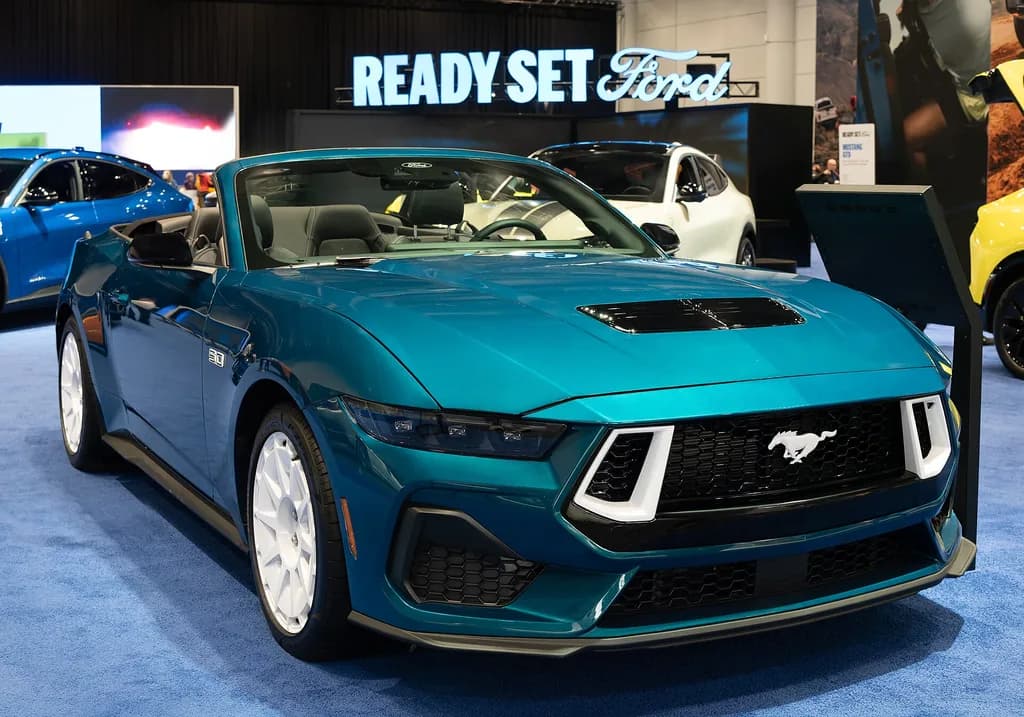 Mustang 2026: o que muda entre Mach-E GT, GT Performance e Dark Horse