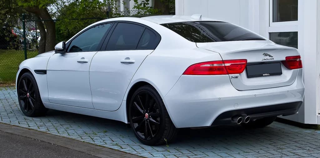 Jaguar Xe 2021 | © M 93 | CC BY-SA 3.0 de | commons.wikimedia.org