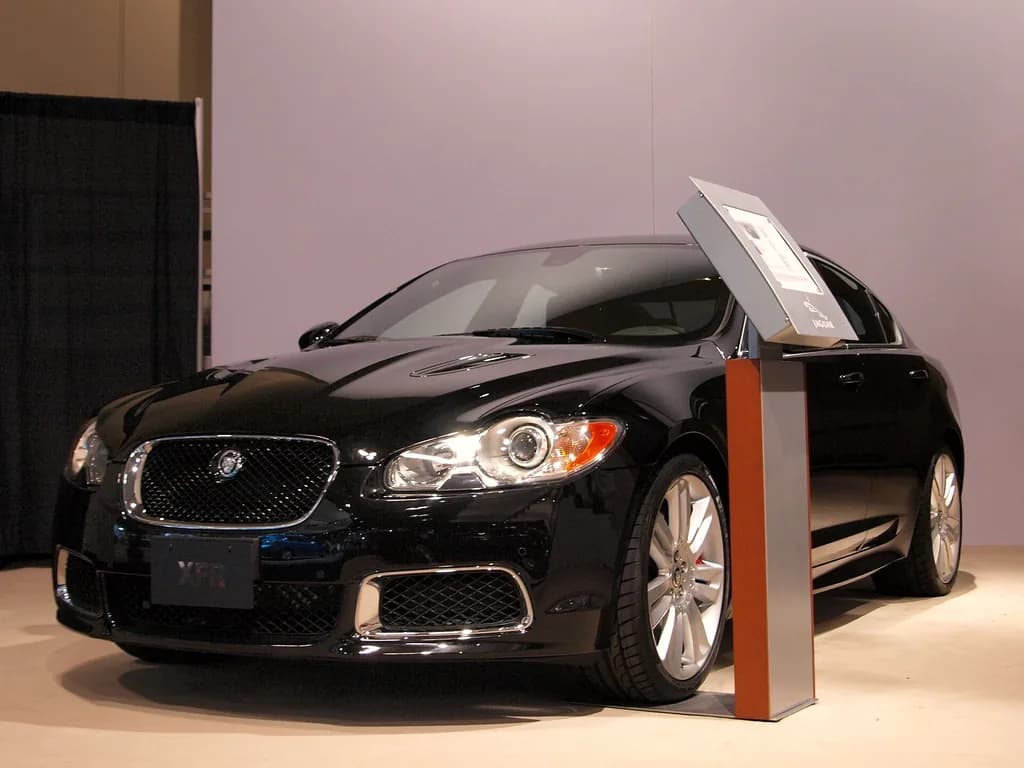 Jaguar XF 2009 | Michael Gil from Calgary, AB, Canada | CC BY 2.0 | commons.wikimedia.org