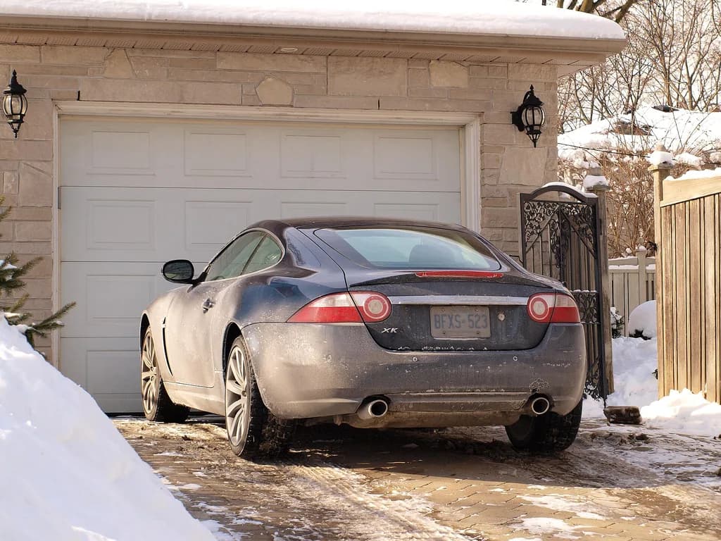 Jaguar Xk-8 1997 | Michael Gil from Calgary, AB, Canada | CC BY 2.0 | commons.wikimedia.org