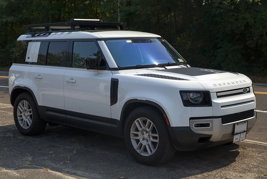 Land Rover Defender 2021 | Mr.choppers | CC BY-SA 3.0 | commons.wikimedia.org