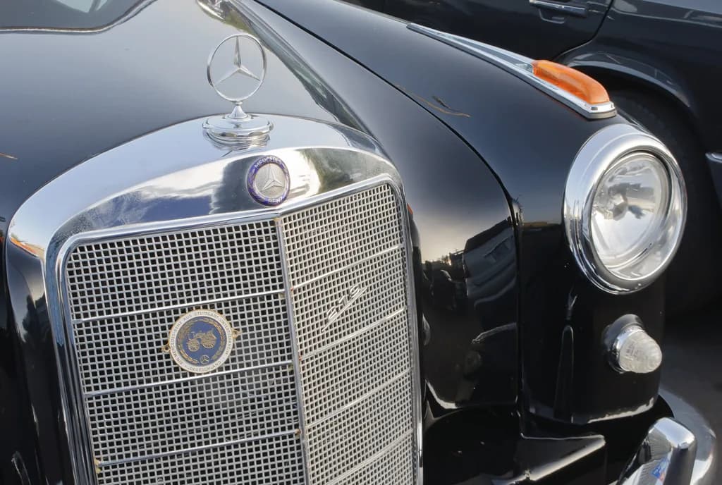 Mercedes-Benz C-180 2013 | InSapphoWeTrust from Los Angeles, California, USA | CC BY-SA 2.0 | commons.wikimedia.org
