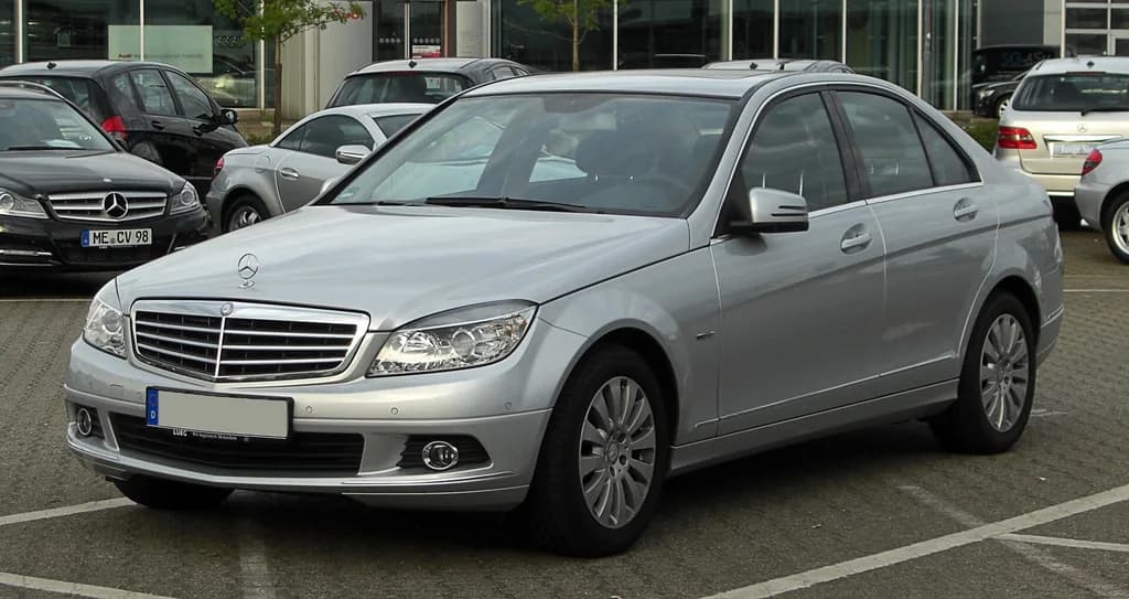 Mercedes-Benz C-200 2011 | M 93 | CC BY-SA 3.0 de | commons.wikimedia.org