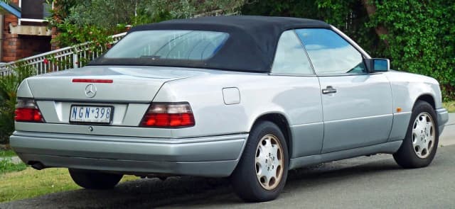1995 Mercedes-Benz E-220 Classic/Touring 2.2