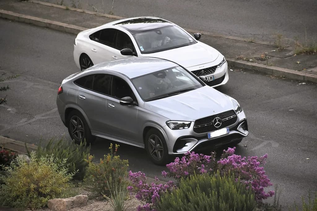 Mercedes-Benz GLE-400 2023