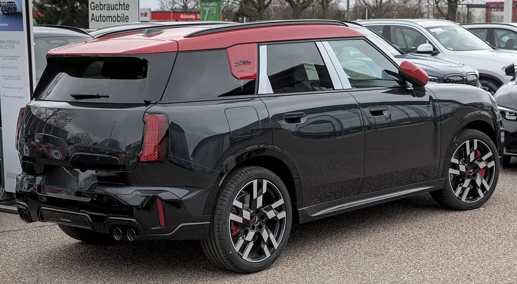 MINI Cooper 2024 | Alexander-93 | CC BY-SA 4.0 | commons.wikimedia.org
