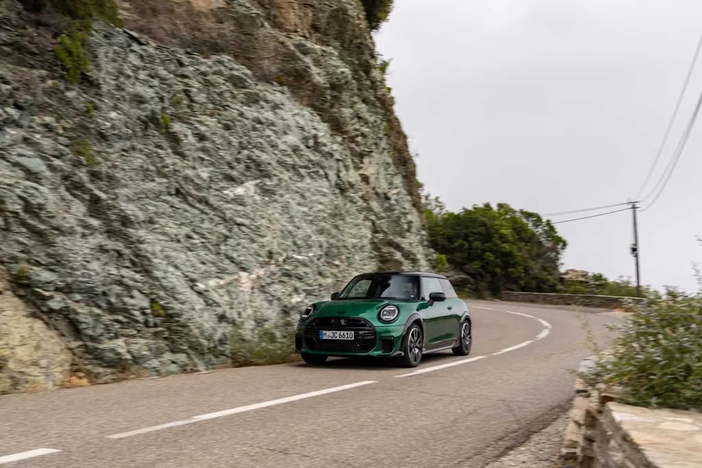 2027 MINI Cooper E 3P (elétrico)