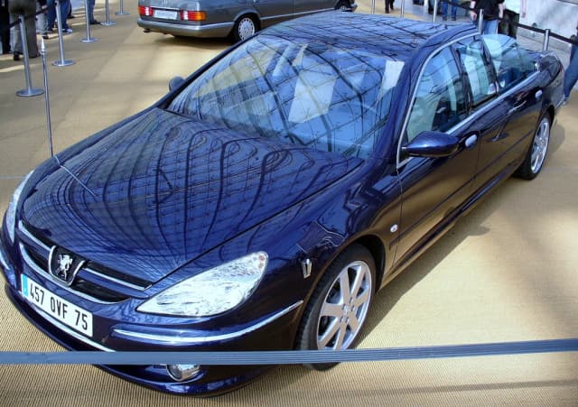 2004 Peugeot 607 Sedan 3.0 V6